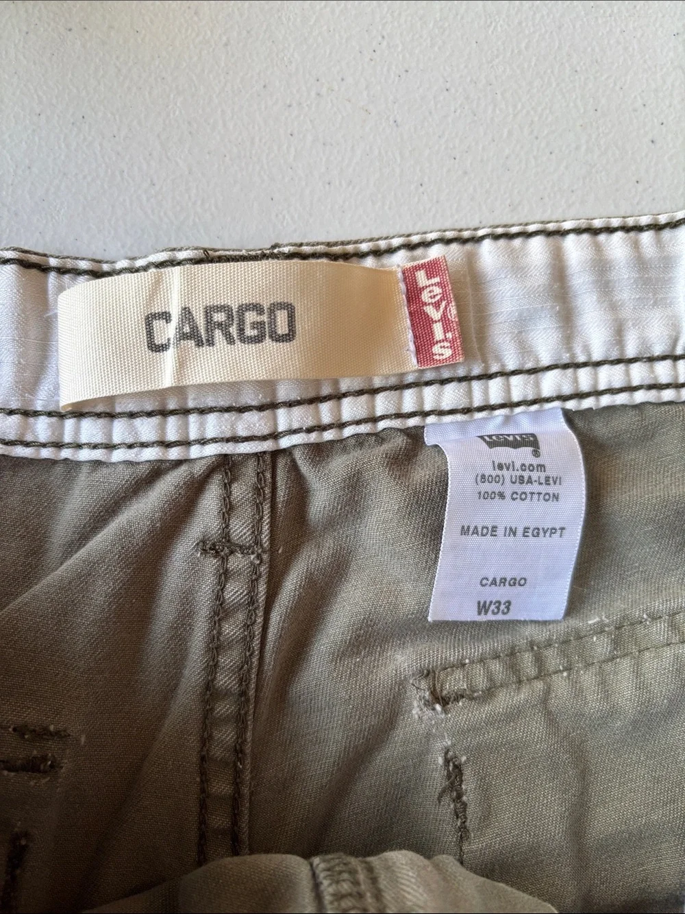 Levi’s Men's Cargo Shorts in Olive Green Size 33